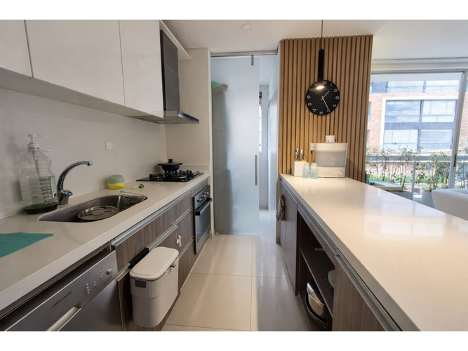 Apartamento de 2 alcobas en venta en Santa Barbara, Bogotá, 89 m² · foto 5 de 19
