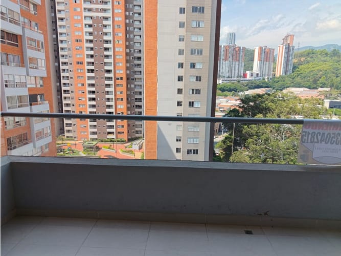Apartamento de 3 alcobas en arriendo en Holanda, Sabaneta, 98 m² · foto 11 de 24