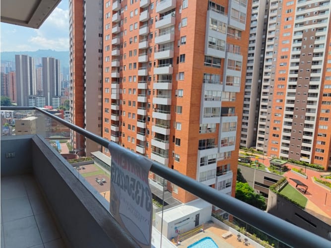 Apartamento de 3 alcobas en arriendo en Holanda, Sabaneta, 98 m² · foto 12 de 24