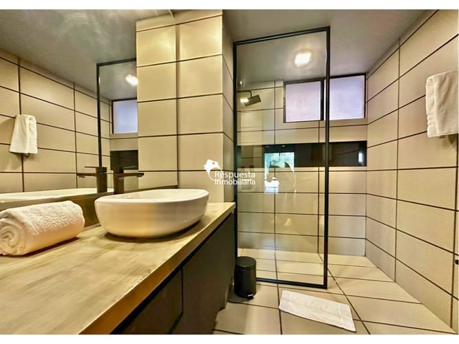 Apartamento de 2 alcobas en venta en Los Naranjos, Medellín, 140 m² · foto 12 de 17