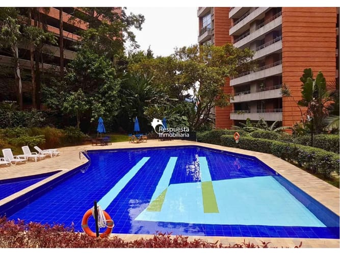 Apartamento de 2 alcobas en venta en Los Naranjos, Medellín, 140 m² · foto 15 de 17