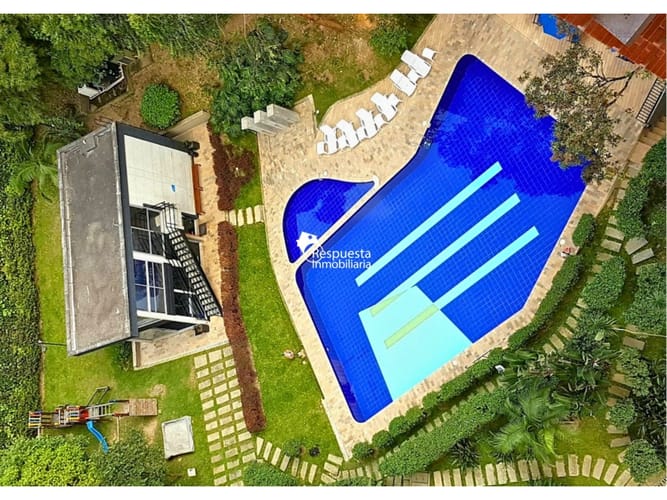 Apartamento de 2 alcobas en venta en Los Naranjos, Medellín, 140 m² · foto 16 de 17