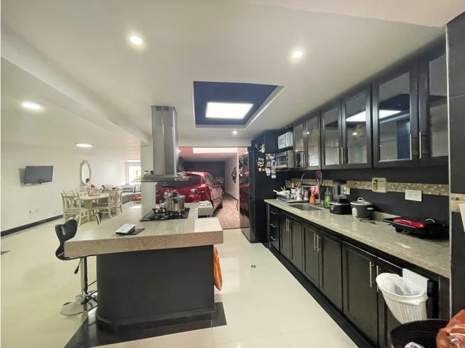 Casa de 5 alcobas en venta en Belen Malibu, Medellín, 260 m² · foto 6 de 20