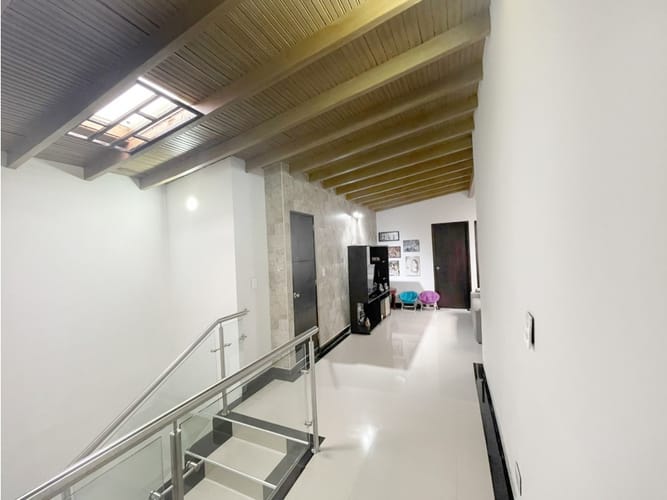 Casa de 5 alcobas en venta en Belen Malibu, Medellín, 260 m² · foto 8 de 20