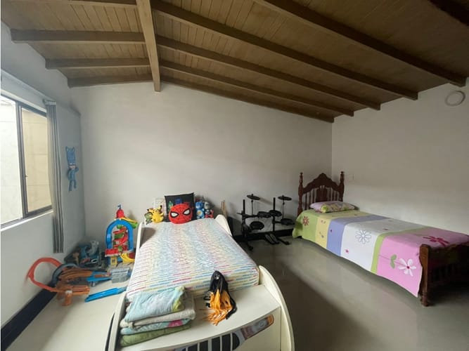 Casa de 5 alcobas en venta en Belen Malibu, Medellín, 260 m² · foto 12 de 20
