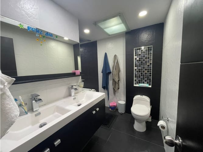 Casa de 5 alcobas en venta en Belen Malibu, Medellín, 260 m² · foto 15 de 20