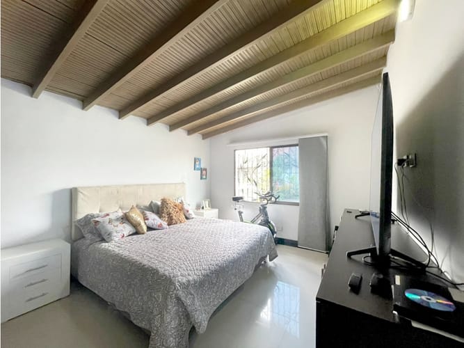 Casa de 5 alcobas en venta en Belen Malibu, Medellín, 260 m² · foto 16 de 20