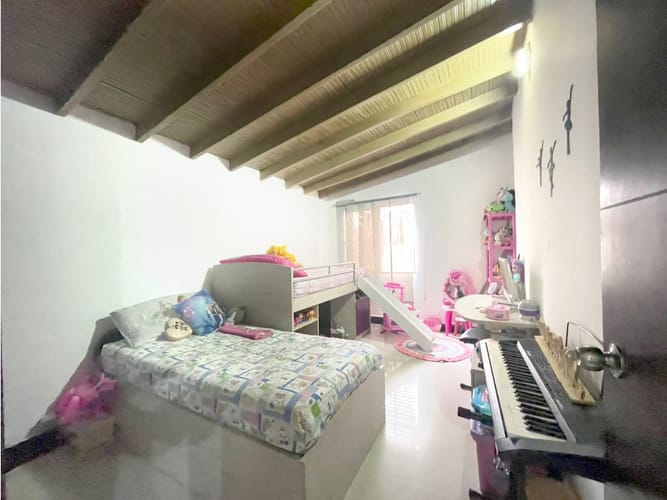 Casa de 5 alcobas en venta en Belen Malibu, Medellín, 260 m² · foto 18 de 20