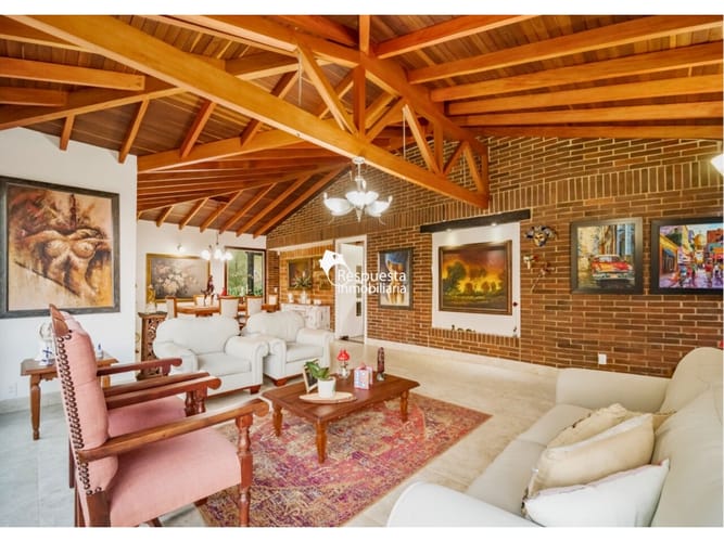 Casa de 5 alcobas en venta en Escobero, Envigado, 407 m² · foto 4 de 23