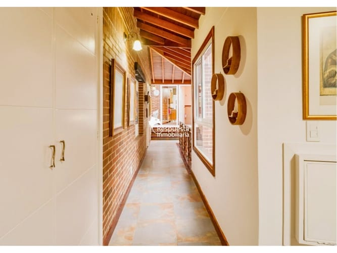 Casa de 5 alcobas en venta en Escobero, Envigado, 407 m² · foto 5 de 23