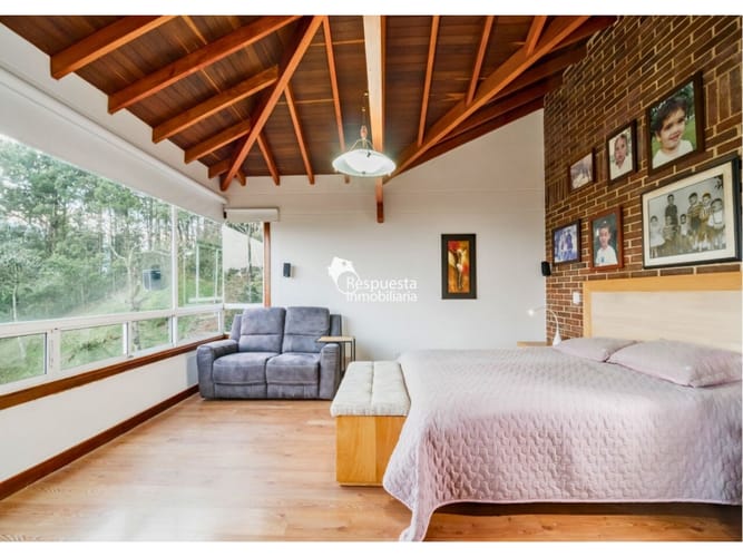 Casa de 5 alcobas en venta en Escobero, Envigado, 407 m² · foto 12 de 23