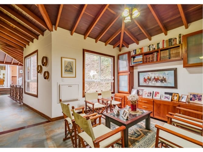 Casa de 5 alcobas en venta en Escobero, Envigado, 407 m² · foto 15 de 23