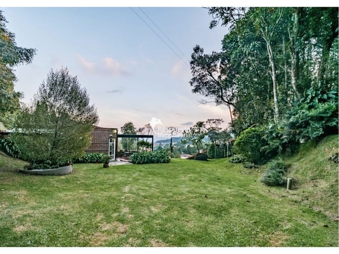 Casa de 5 alcobas en venta en Escobero, Envigado, 407 m² · foto 17 de 23