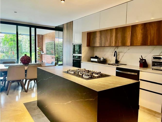 Casa de 3 alcobas en venta en Santa Catalina, Envigado, 202 m² · foto 6 de 24