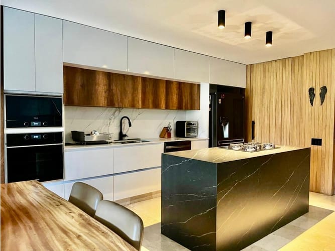Casa de 3 alcobas en venta en Santa Catalina, Envigado, 202 m² · foto 9 de 24