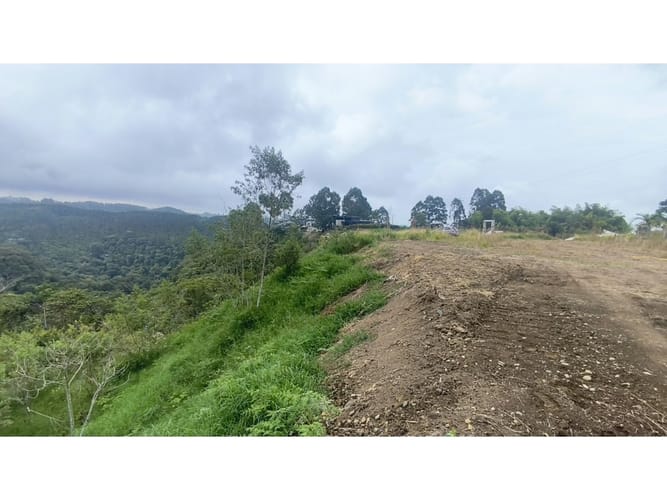Lote en venta en Tribunas Corcega, Pereira, 16135 m² · foto 2 de 12