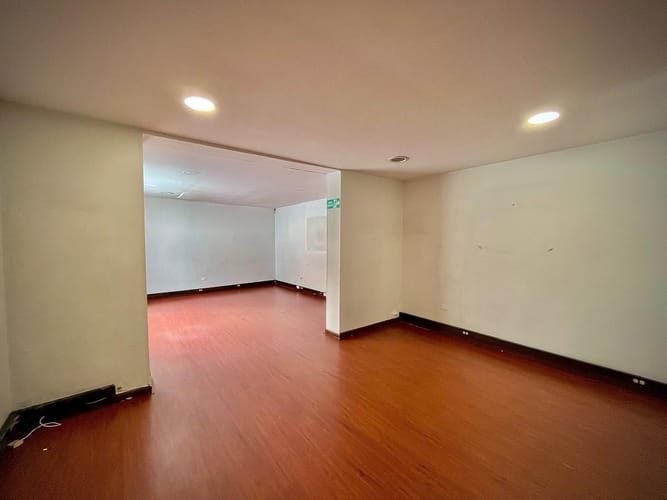 Casa de 7 alcobas en venta en Chapinero Alto, Bogotá, 300 m² · foto 10 de 24