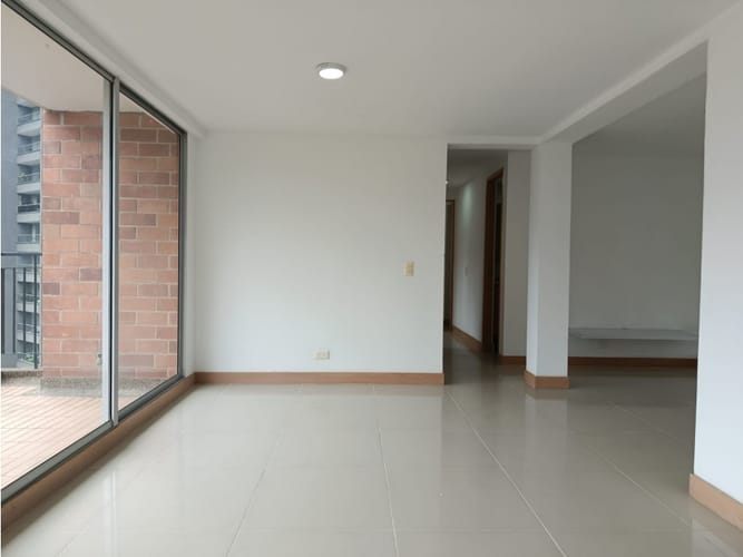 Apartamento de 3 alcobas en arriendo en Monteazul, Sabaneta, 86 m² · foto 3 de 24