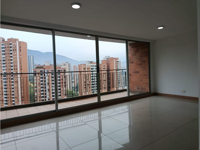 Apartamento de 3 alcobas en arriendo en Monteazul, Sabaneta, 86 m² · foto 4 de 24