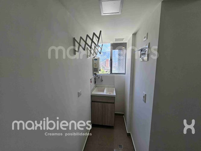 Apartamento de 3 alcobas en venta en Niquia, Bello, 86 m² · foto 8 de 13