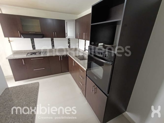 Apartamento de 4 alcobas en arriendo en Los Colores, Medellín, 115 m² · foto 3 de 24