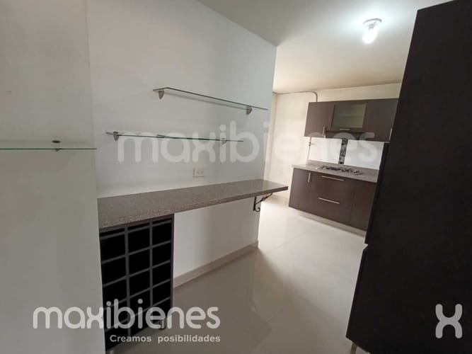 Apartamento de 4 alcobas en arriendo en Los Colores, Medellín, 115 m² · foto 5 de 24