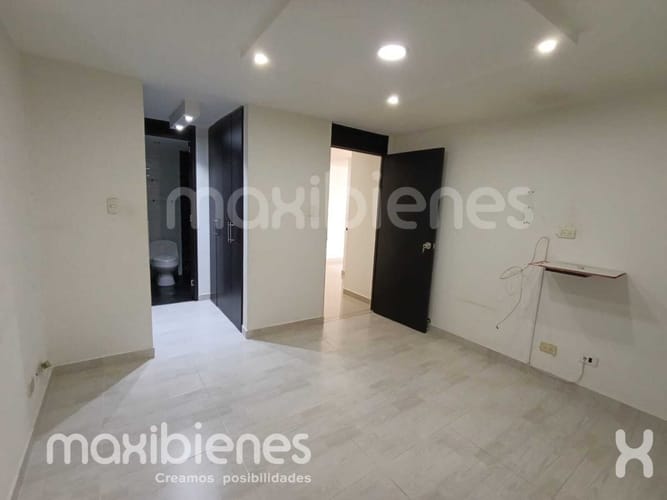 Apartamento de 4 alcobas en arriendo en Los Colores, Medellín, 115 m² · foto 10 de 24