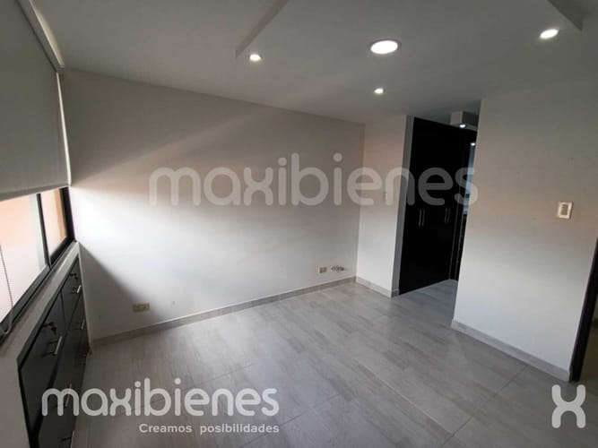 Apartamento de 4 alcobas en arriendo en Los Colores, Medellín, 115 m² · foto 14 de 24