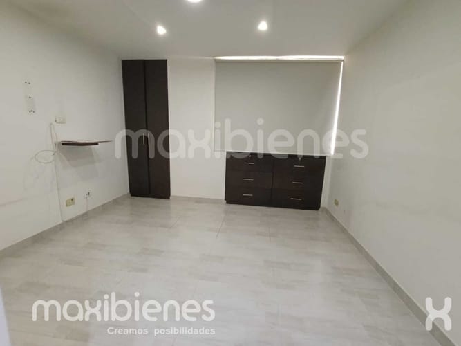 Apartamento de 4 alcobas en arriendo en Los Colores, Medellín, 115 m² · foto 15 de 24