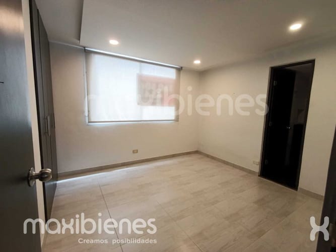 Apartamento de 4 alcobas en arriendo en Los Colores, Medellín, 115 m² · foto 16 de 24
