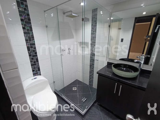 Apartamento de 4 alcobas en arriendo en Los Colores, Medellín, 115 m² · foto 18 de 24