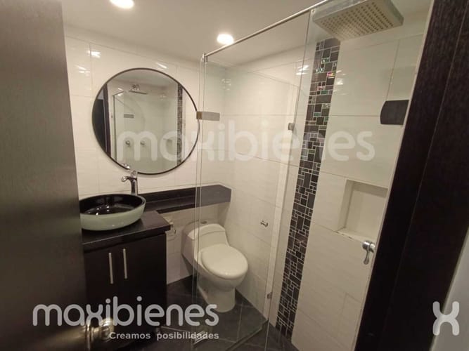 Apartamento de 4 alcobas en arriendo en Los Colores, Medellín, 115 m² · foto 19 de 24