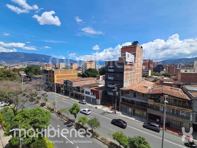 Apartamento de 4 alcobas en arriendo en Los Colores, Medellín, 115 m² · foto 22 de 24