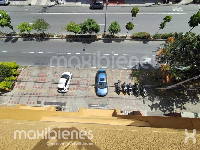 Apartamento de 4 alcobas en arriendo en Los Colores, Medellín, 115 m² · foto 23 de 24