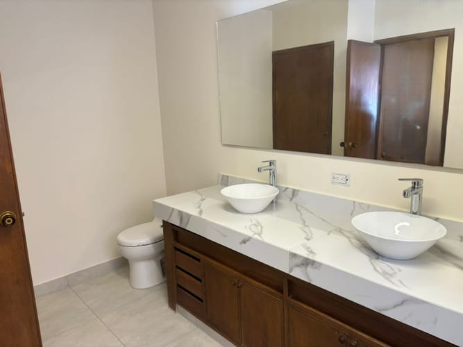 Apartamento de 3 alcobas en venta en Chico, Bogotá, 289 m² · foto 18 de 22