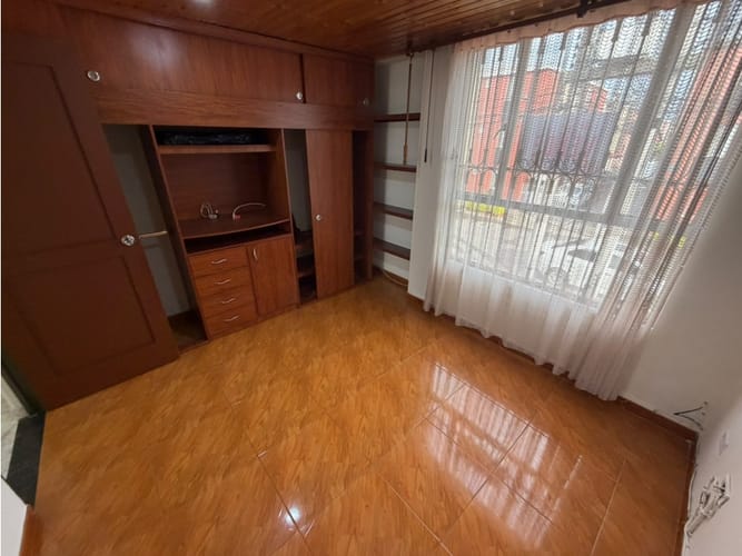 Casa de 4 alcobas en venta en Engativá, Bogotá, 85 m² · foto 4 de 15