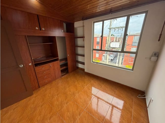 Casa de 4 alcobas en venta en Engativá, Bogotá, 85 m² · foto 5 de 15
