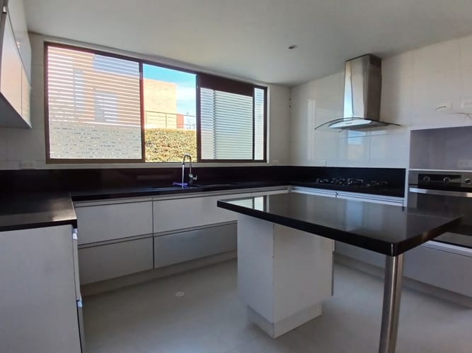 Casa de 3 alcobas en arriendo en Parcelas, Cota, 207 m² · foto 9 de 22