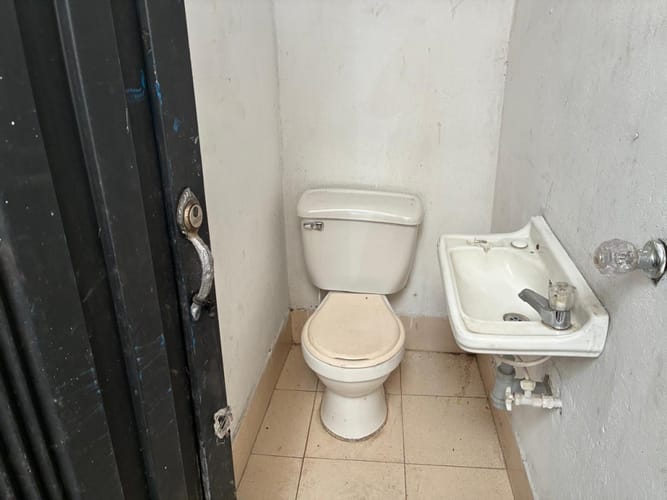 Bodega en arriendo en Bombona No.1, Medellín, 70 m² · foto 7 de 10