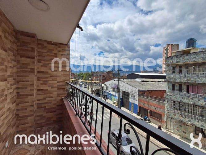 Apartamento de 3 alcobas en arriendo en San Isidro, Itagüí, 130 m² · foto 2 de 12