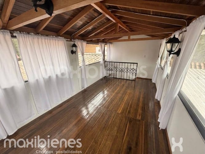Casa de 3 alcobas en arriendo en Santa Elena, Medellín, 100 m² · foto 4 de 15