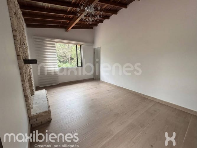 Casa de 3 alcobas en arriendo en Santa Elena, Medellín, 100 m² · foto 5 de 15