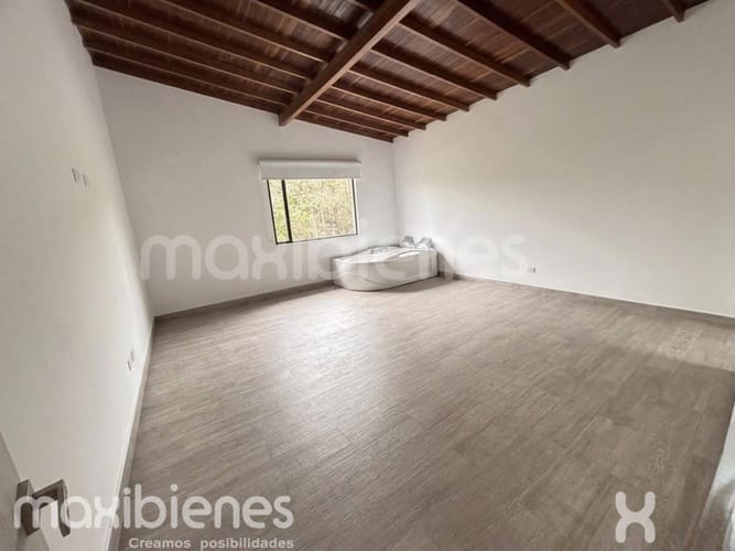 Casa de 3 alcobas en arriendo en Santa Elena, Medellín, 100 m² · foto 6 de 15