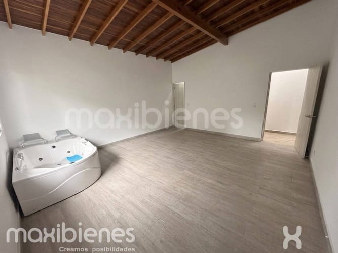 Casa de 3 alcobas en arriendo en Santa Elena, Medellín, 100 m² · foto 10 de 15