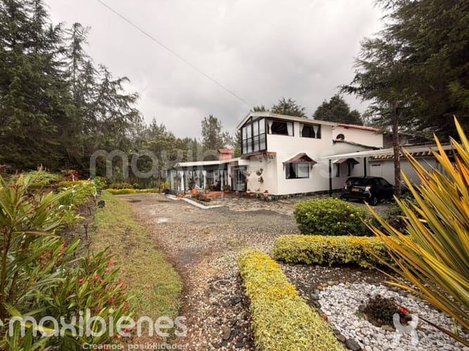 Casa de 3 alcobas en arriendo en Santa Elena, Medellín, 100 m² · foto 13 de 15