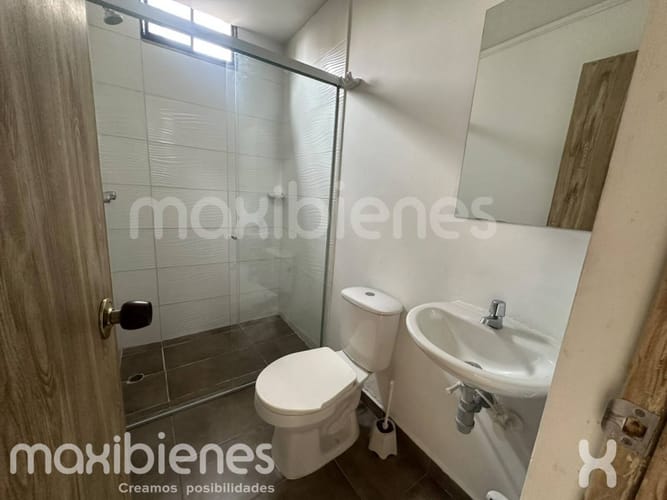 Apartamento de 2 alcobas en arriendo en Loma Del Indio, Medellín, 50 m² · foto 11 de 12