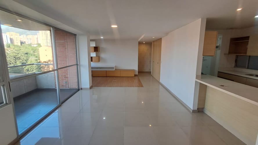 Apartamento de 2 alcobas en arriendo en Santa Maria De Los Angeles, Medellín, 104 m² · foto 3 de 18