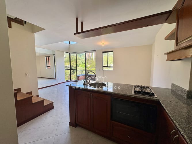Apartamento de 1 alcoba en arriendo en Los Balsos, Medellín, 58 m² · foto 3 de 14
