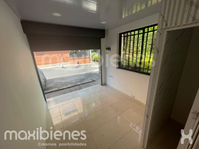 Local en arriendo en Santa Lucia, Medellín, 10 m² · foto 4 de 6