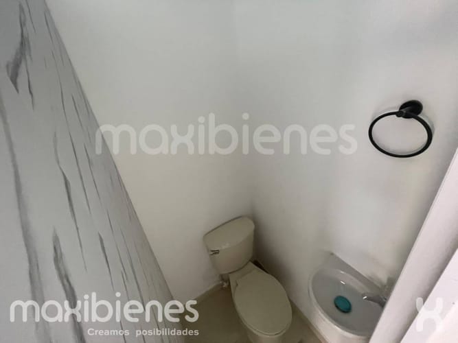 Local en arriendo en Santa Lucia, Medellín, 10 m² · foto 6 de 6